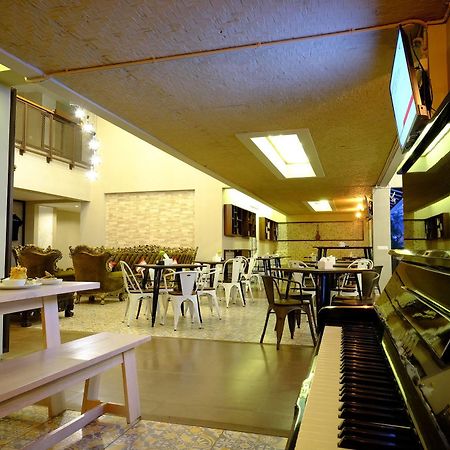 Tibera Hotel Ciumbuleuit Бандунг Екстер'єр фото